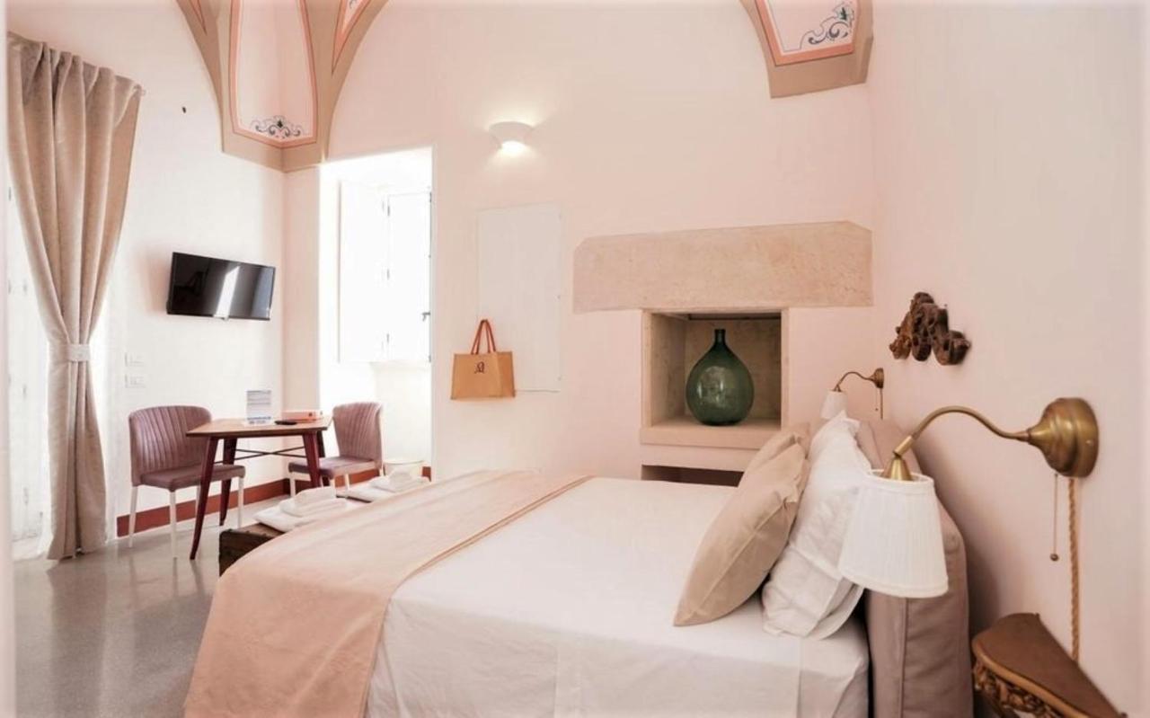 Palmariggi Palazzo Megha Suite & Breakfast מראה חיצוני תמונה