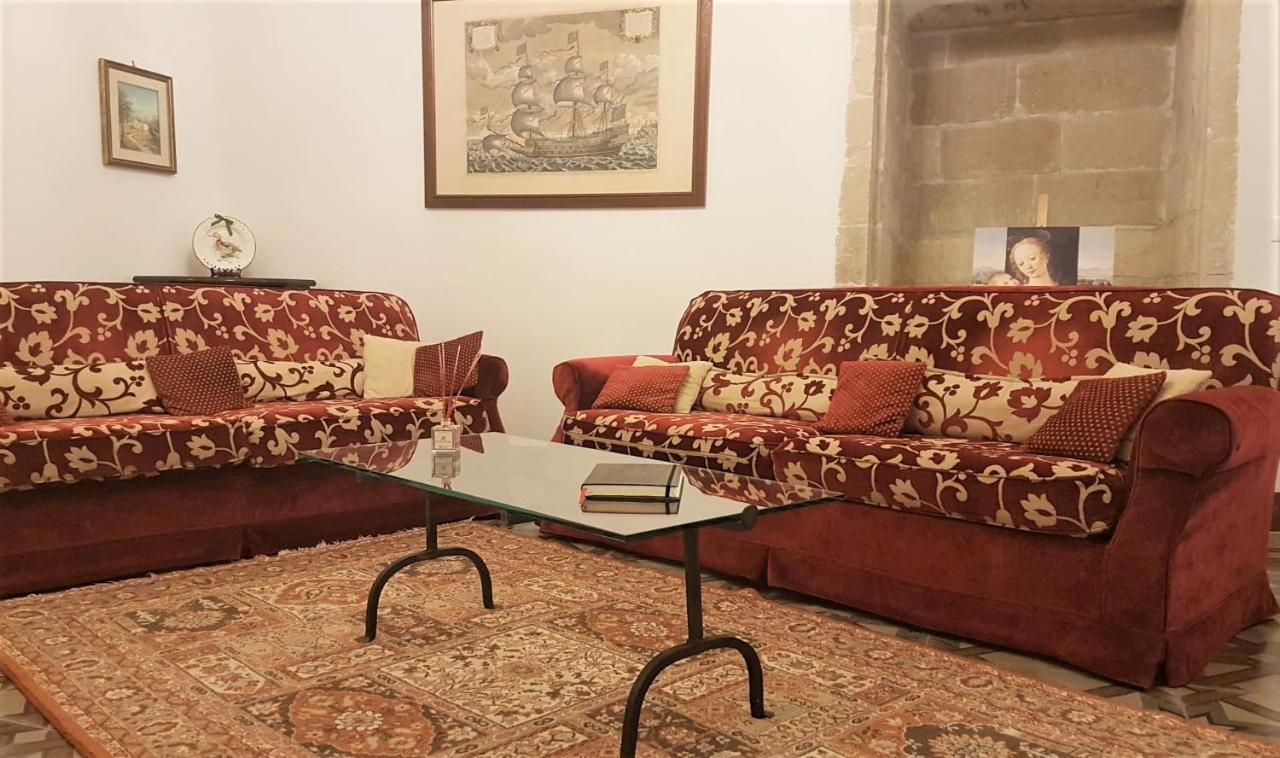 Palmariggi Palazzo Megha Suite & Breakfast מראה חיצוני תמונה