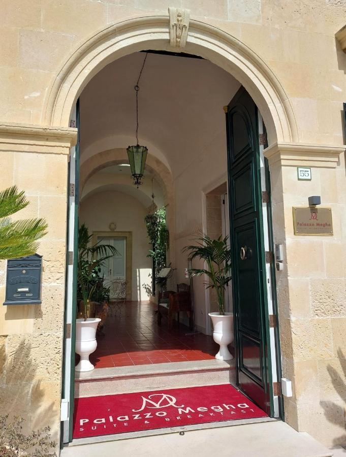 Palmariggi Palazzo Megha Suite & Breakfast מראה חיצוני תמונה