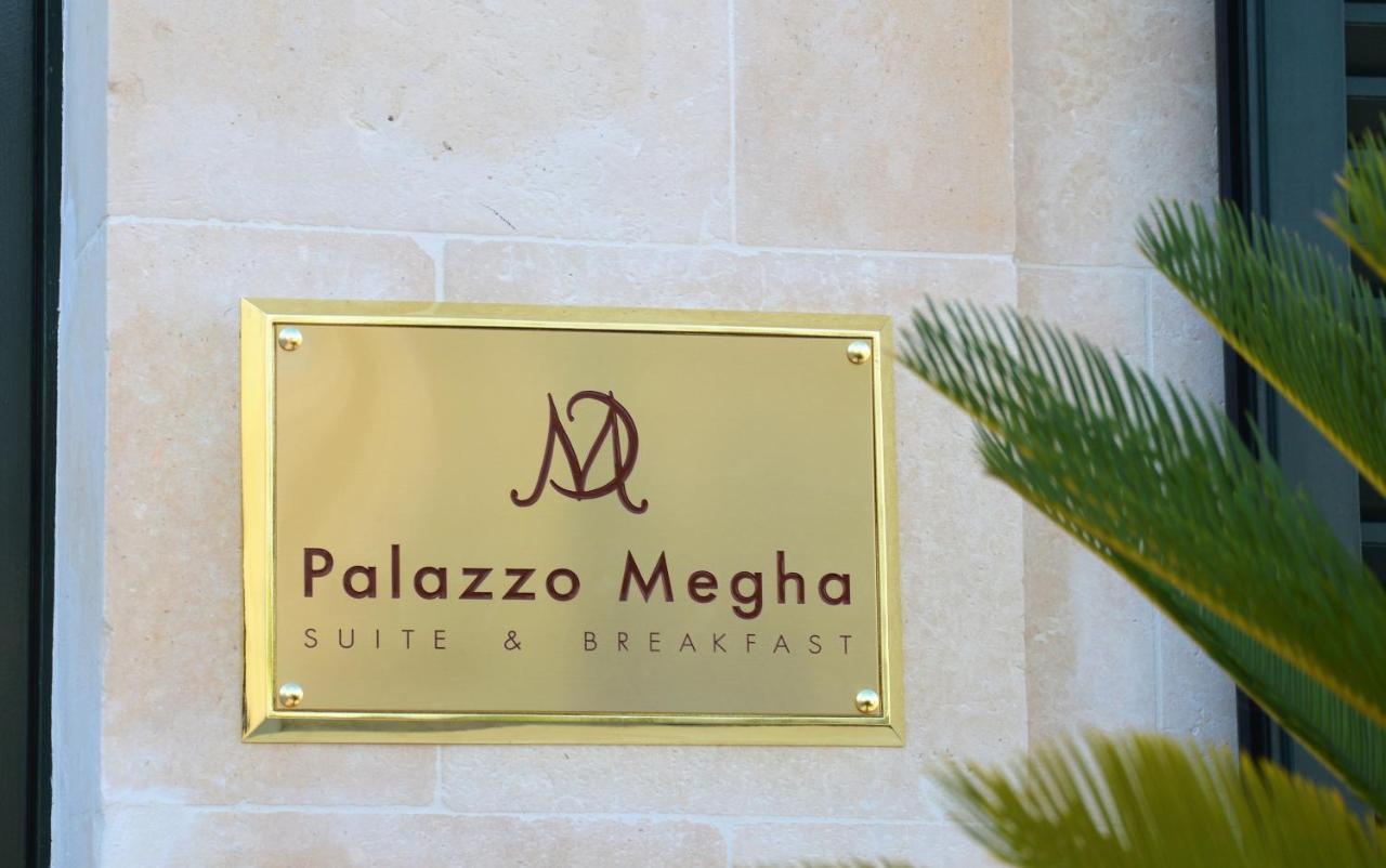 Palmariggi Palazzo Megha Suite & Breakfast מראה חיצוני תמונה